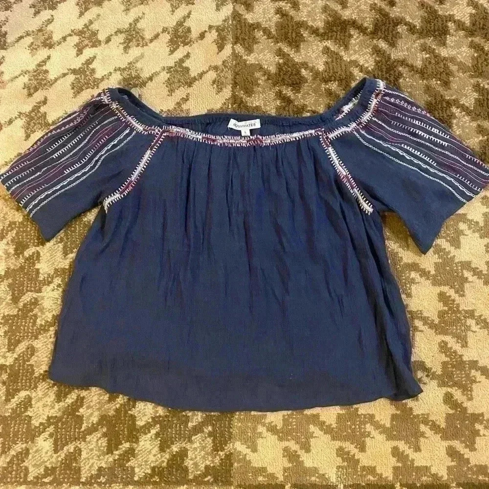 BLUE LINEN BLOUSE | Amazing for Summer Concerts & Festivals - Picture 2 of 4